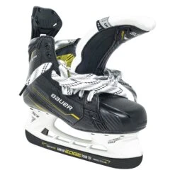 Bauer Supreme M5 Pro Intermediate Hockey Skates (2022) With Carbonlite Steel 16 Bauer Supreme M5 Pro Intermediate Hockey Skates (2022) With Carbonlite Steel -Source for sports 283f83615200a64c57e2ca0cd6688341